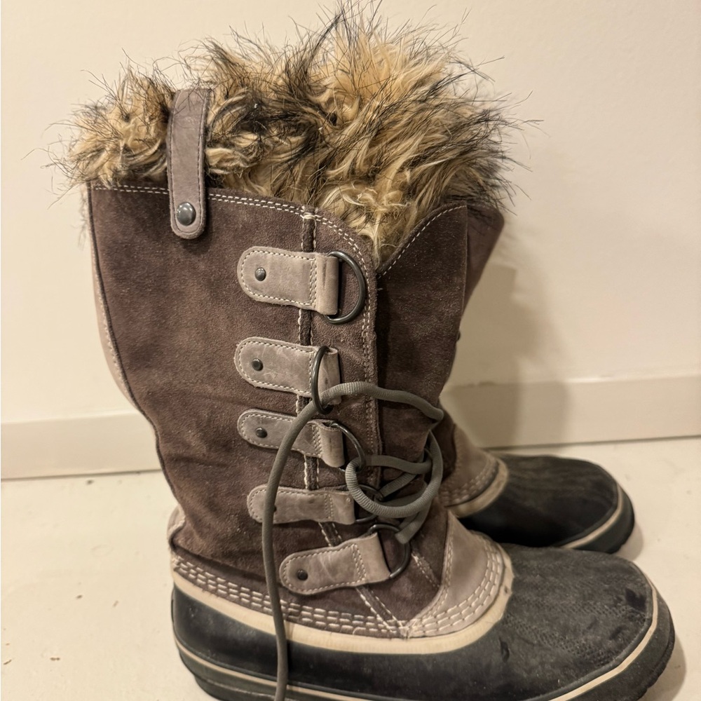 SOREL Faux Fur Lined Lace-Up Winter Boots